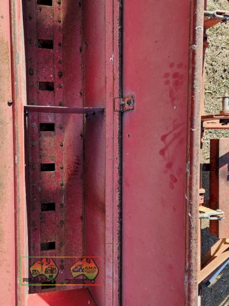 24 ROW INTERNATIONAL 6-2 SEEDER - photo 5