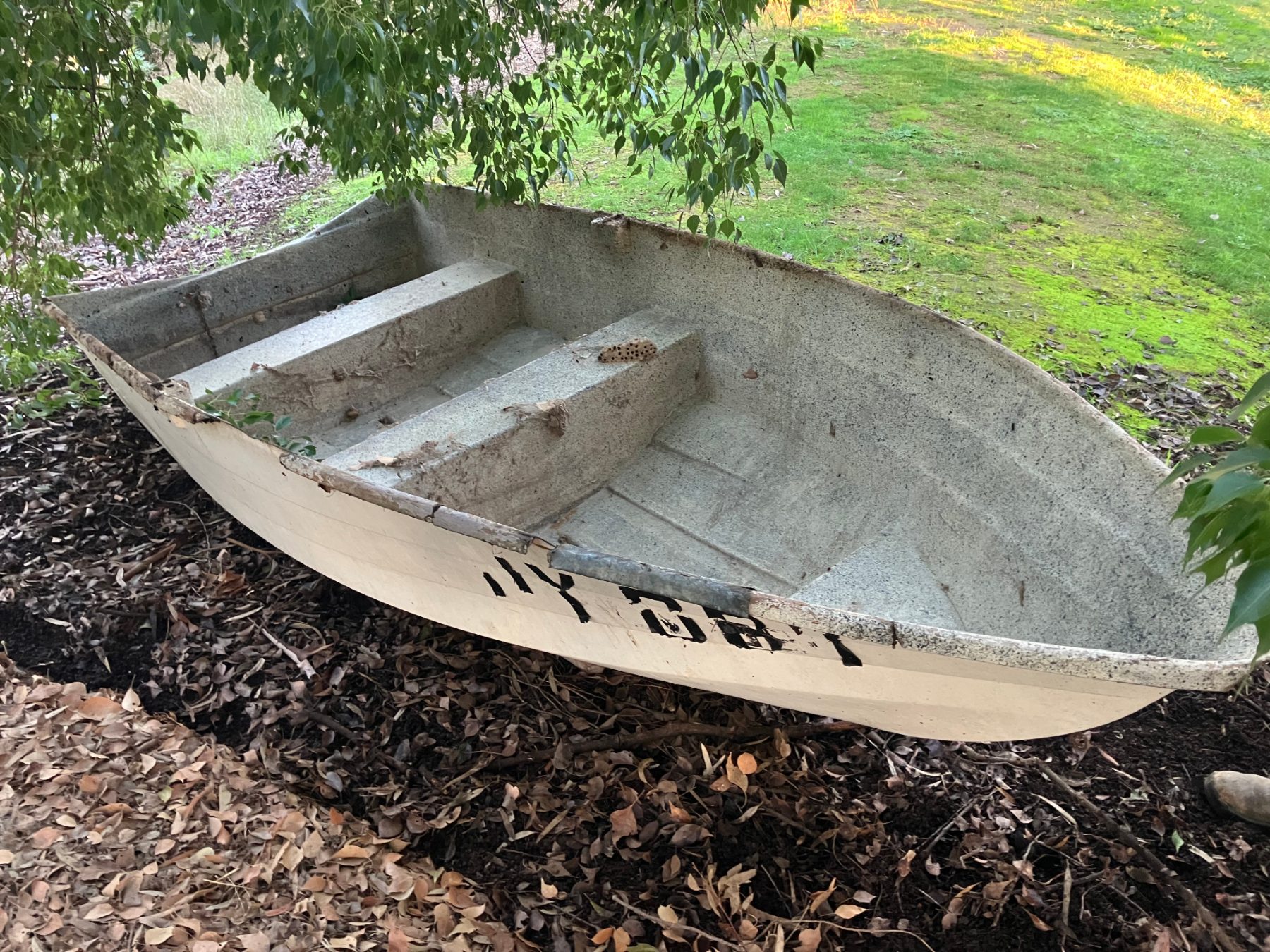 10' Fiberglass Dinghy - photo 2