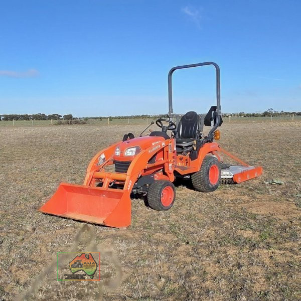 Kubota BX2370 4x4 Compact Utility Tractor + LA234 Loader/1200mm GP Bucket & Slasher - photo 3