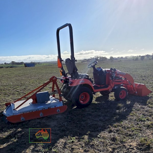Kubota BX2370 4x4 Compact Utility Tractor + LA234 Loader/1200mm GP Bucket & Slasher - photo 2