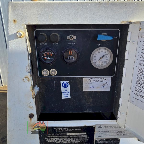 Compair Q125 125CFM Diesel Rotary Screw Compressor + Hose Reel & Blowgun - photo 7