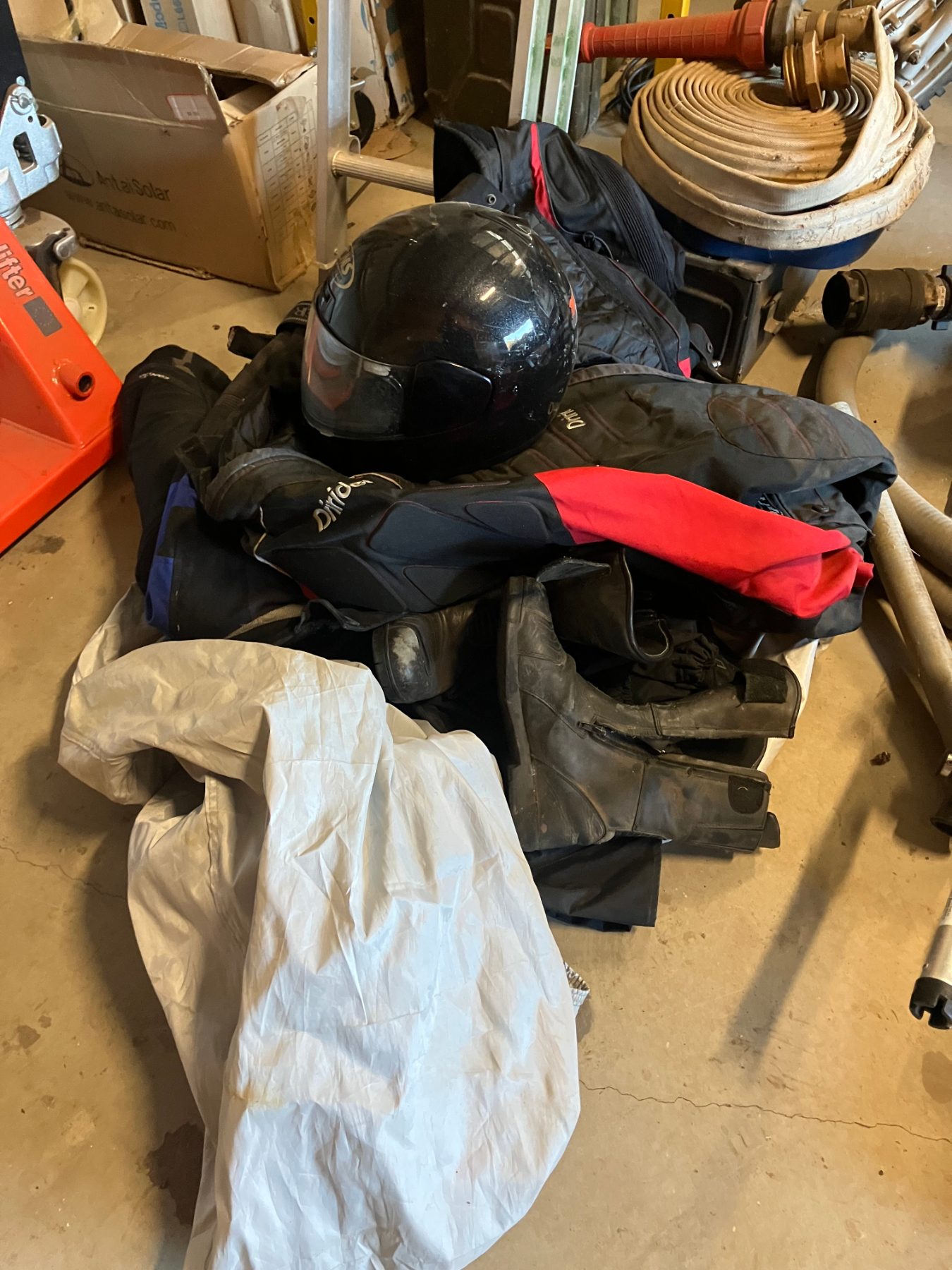 Assorted motorcycle jackets and accessories - photo 5
