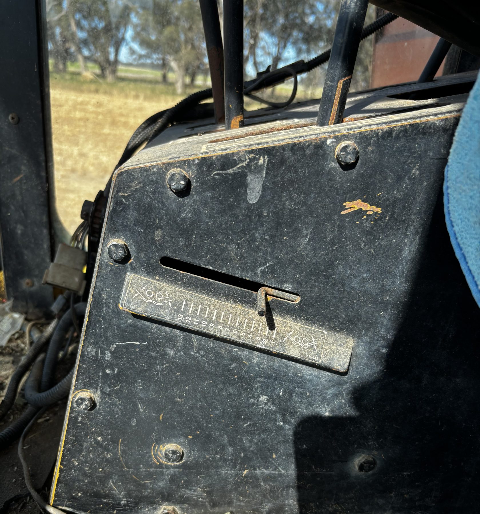 Used - New Holland TR-85 Auto Header - photo 11