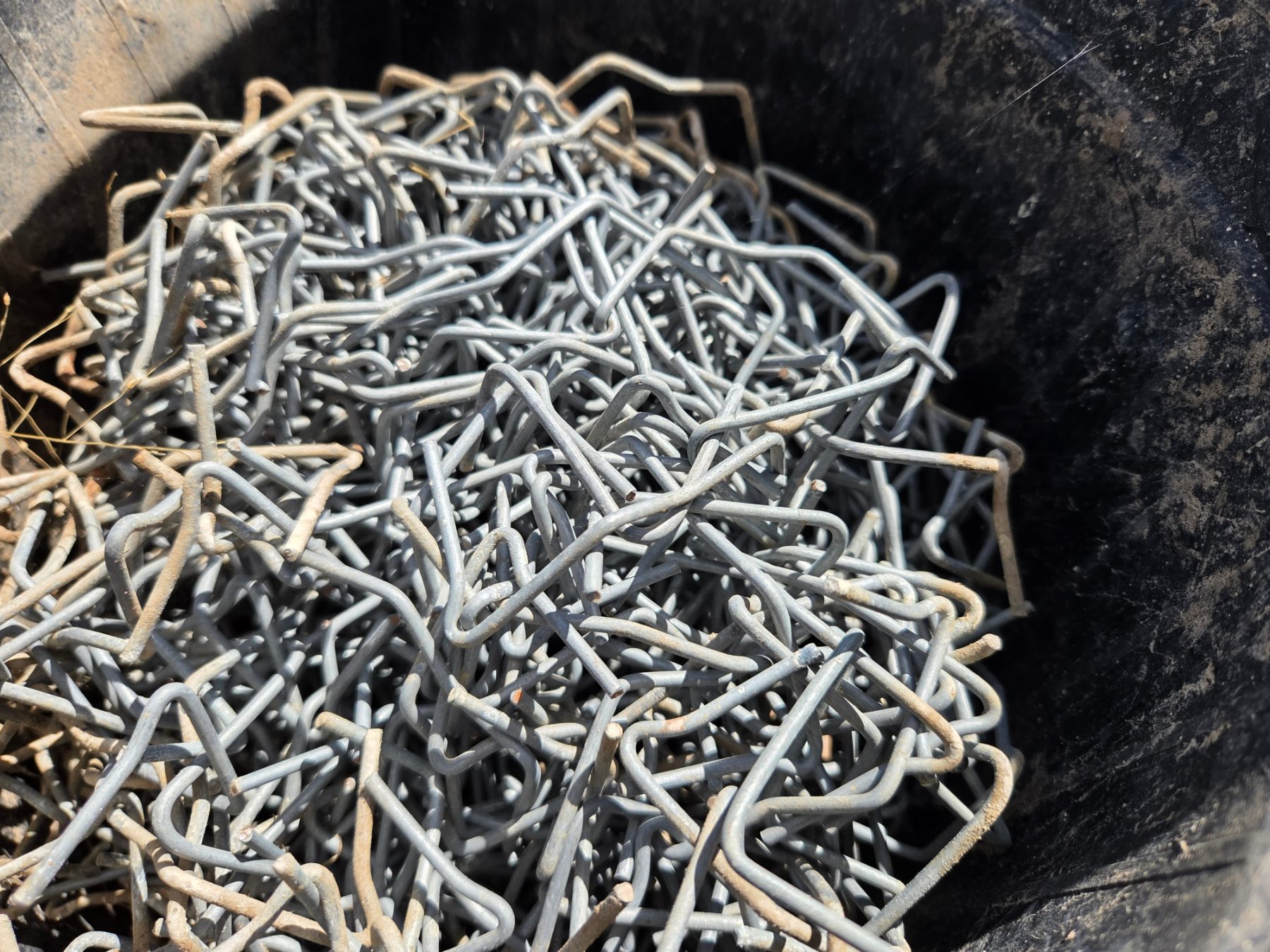 Used - Wire Clips for Fence Droppers - photo 2