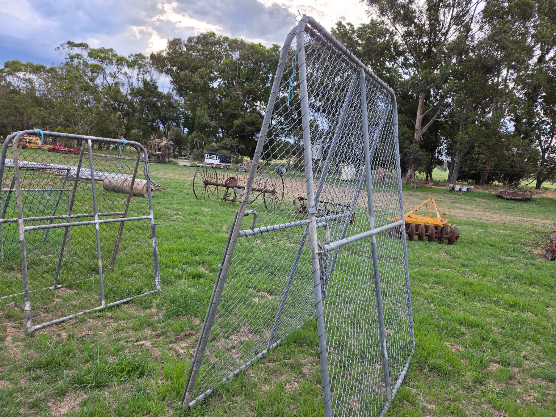 Used - A Pair of High Chainmesh Gates - photo 2