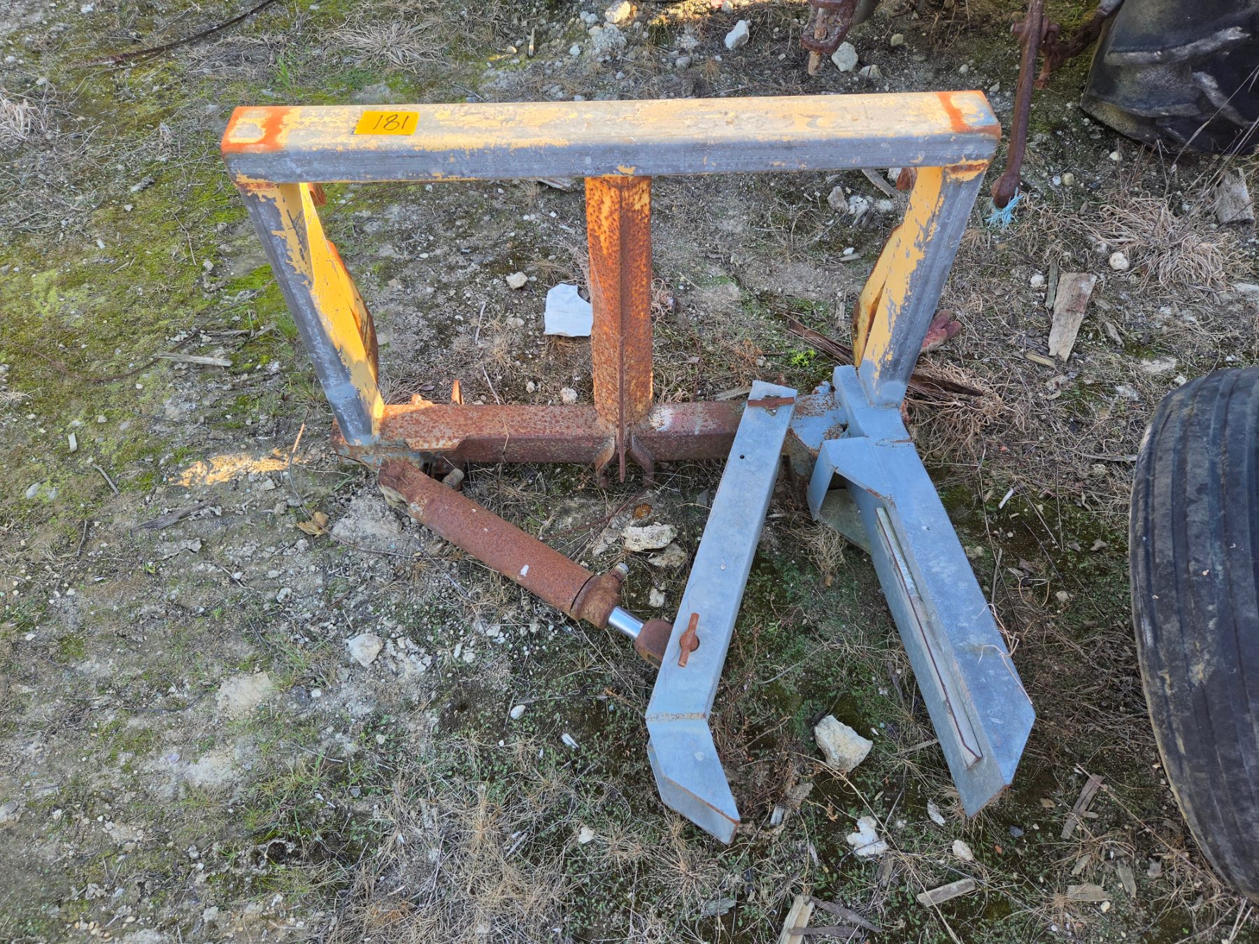 Hyd. Pine Post Puller - photo 1