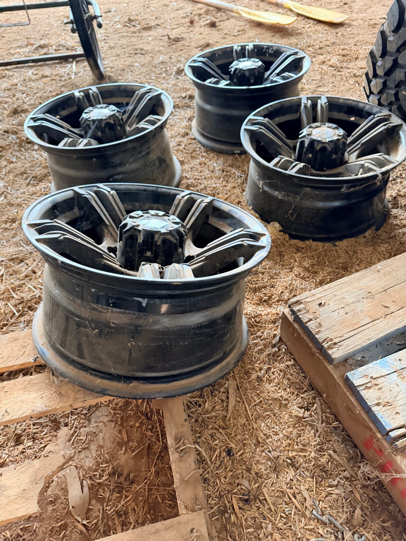 4 x Austrack campers offroad hybrid caravan rims - photo 4