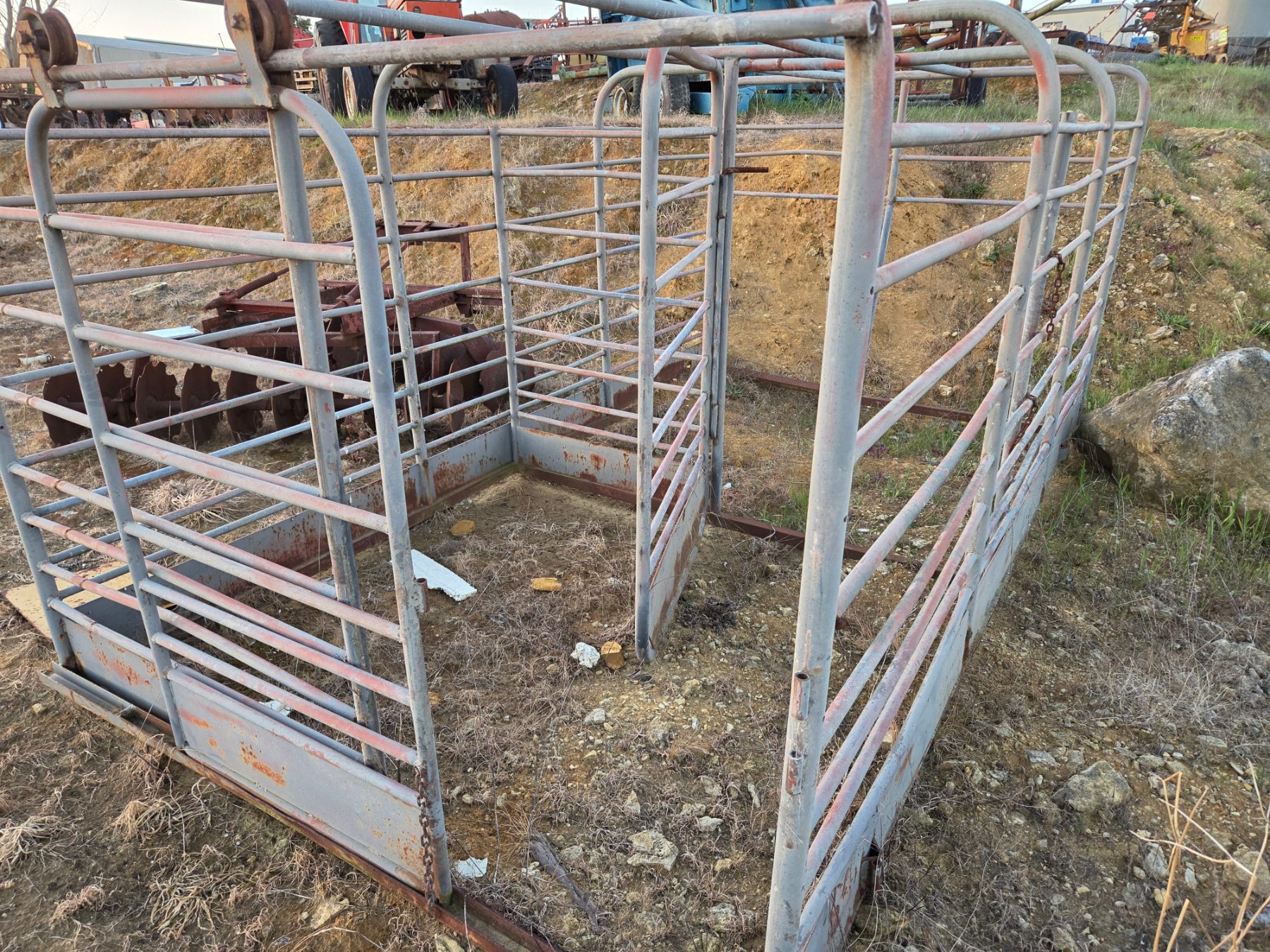 Galv. 2 Pen Cattle Crate 8x14ft - photo 4