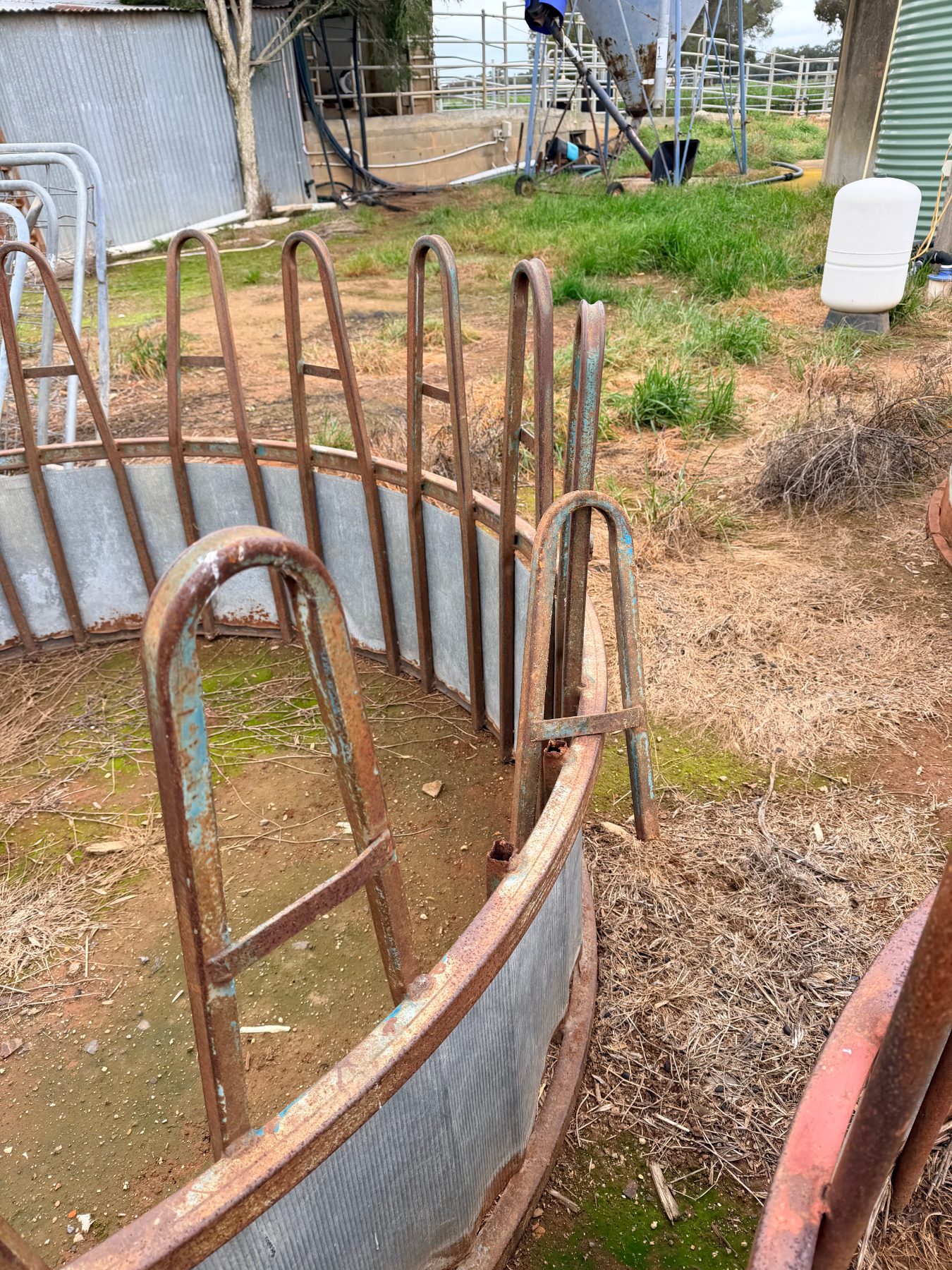 Waste not round hay ring - photo 2