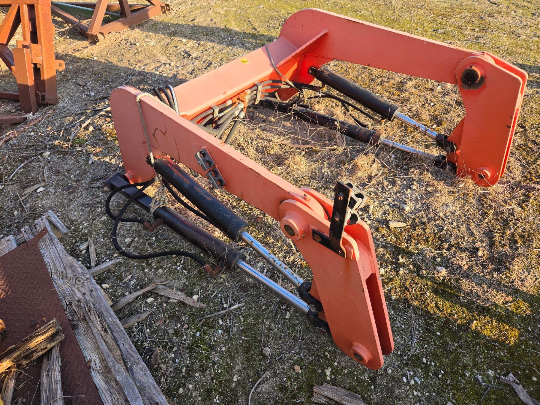Hyd. FEL Frame with 4x Rams - photo 3