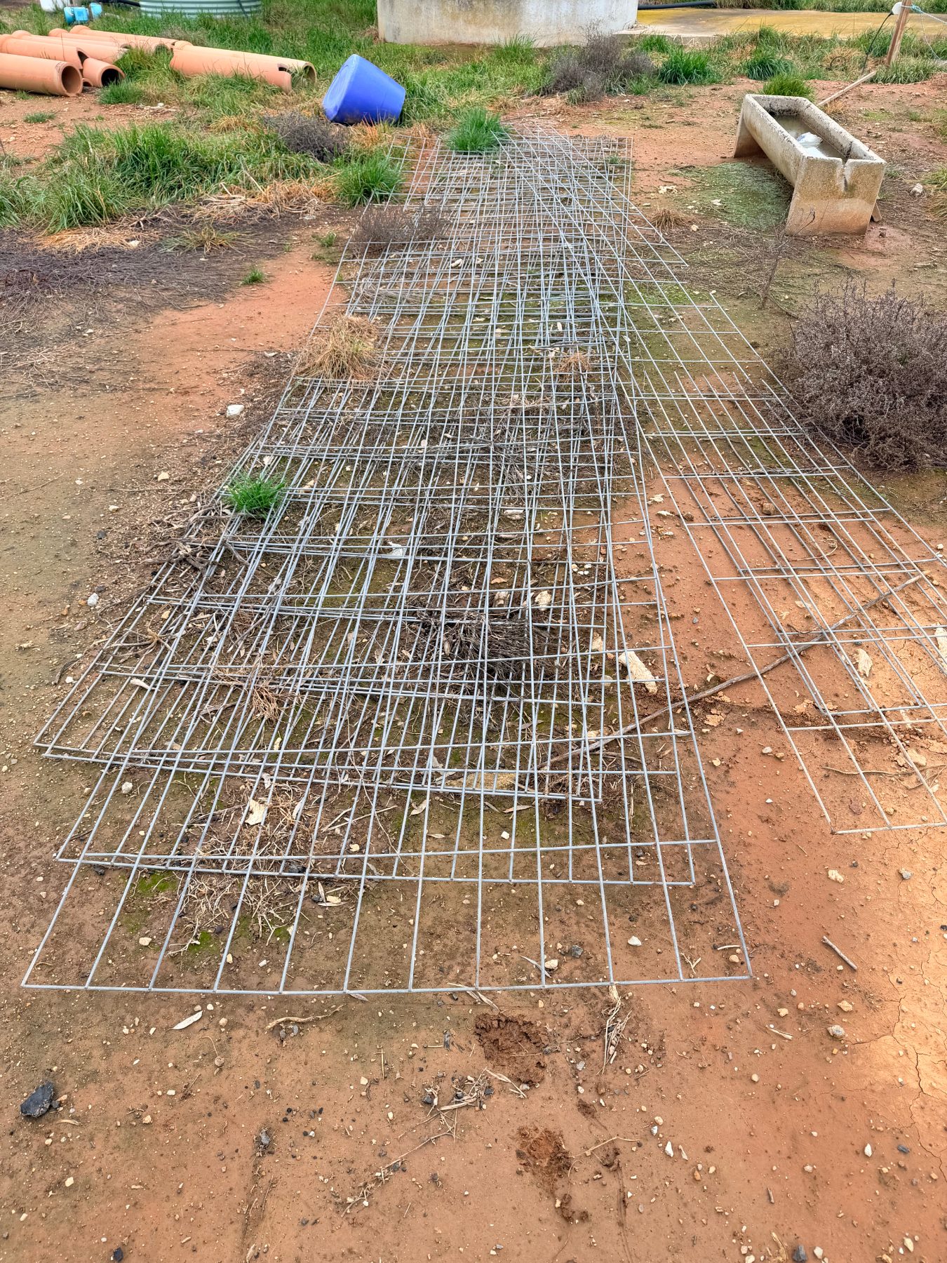 4 of 6m lengths of fencing/gate mesh & 1 of 3m length - photo 2