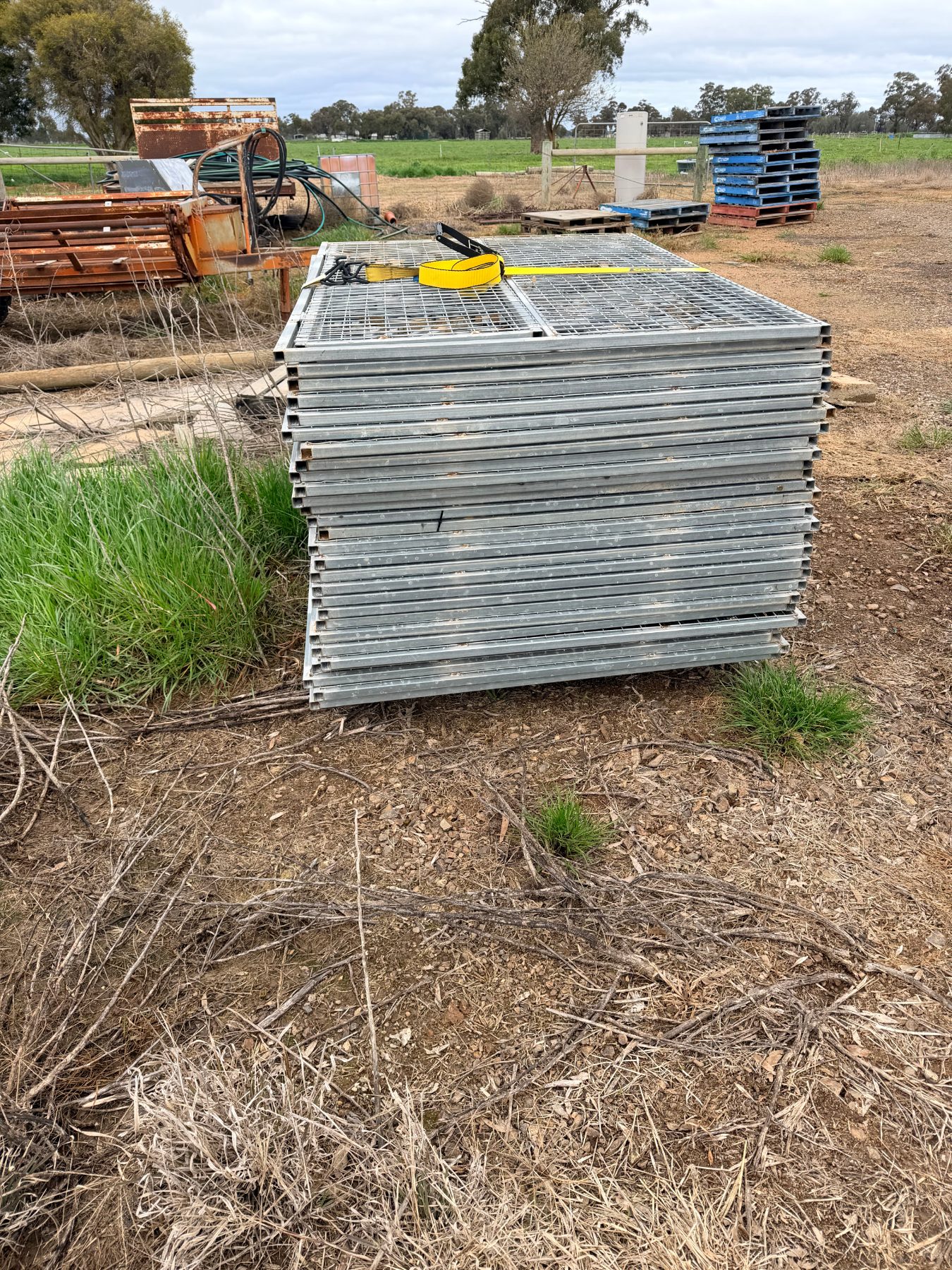 Large dog pen - photo 4