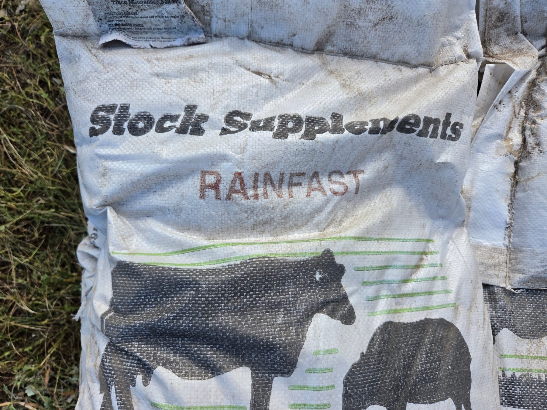 Used - 23x 25Kg Bags of Mineralised Salt Supplement - photo 3