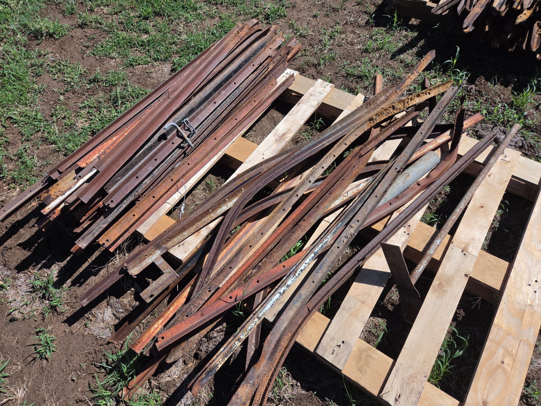 Used - Pallet (C) of 40 Used Star Posts - photo 1