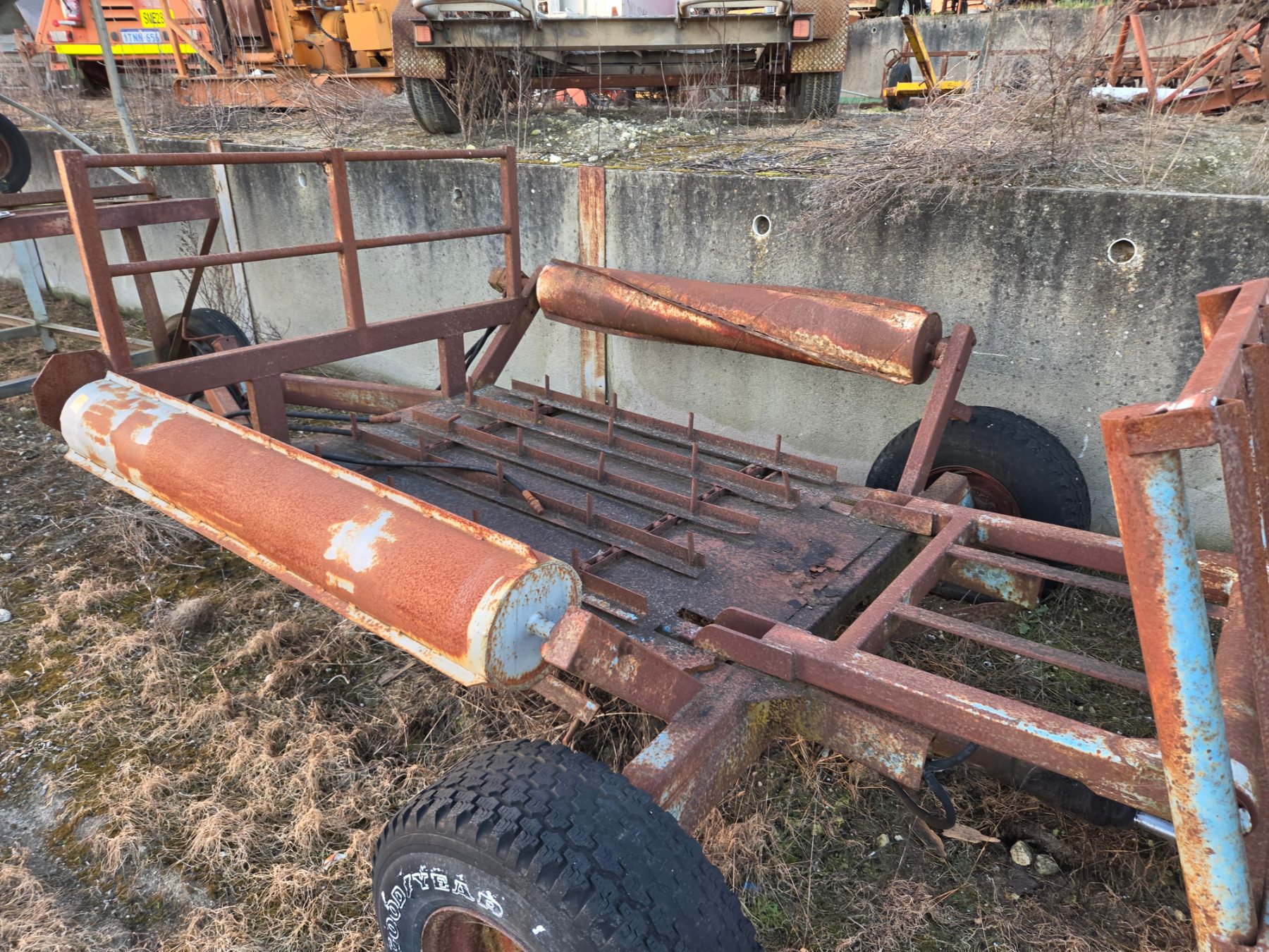 Squire Hyd. Bale Feedout Buggy - photo 3