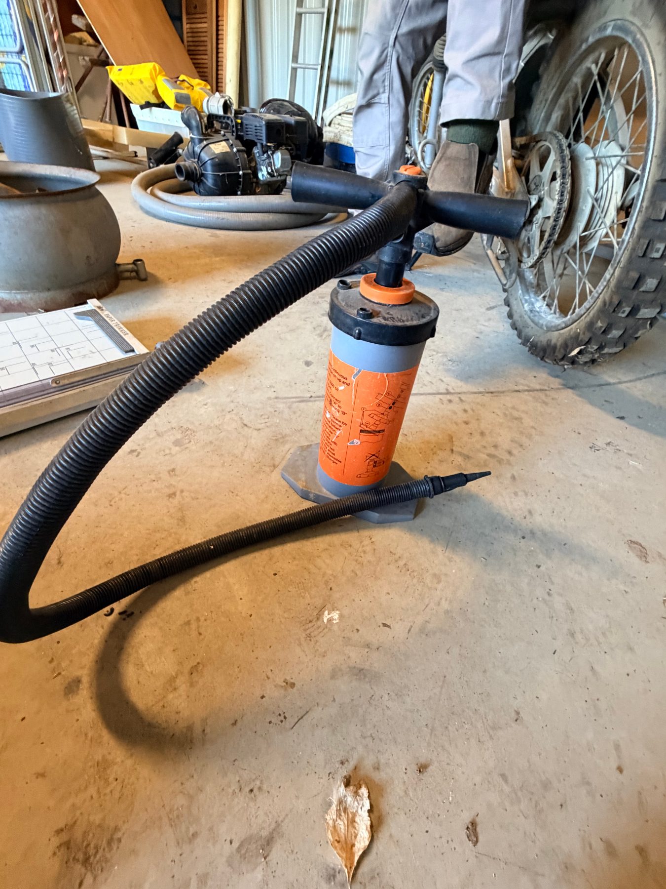 Hand air pump - photo 1
