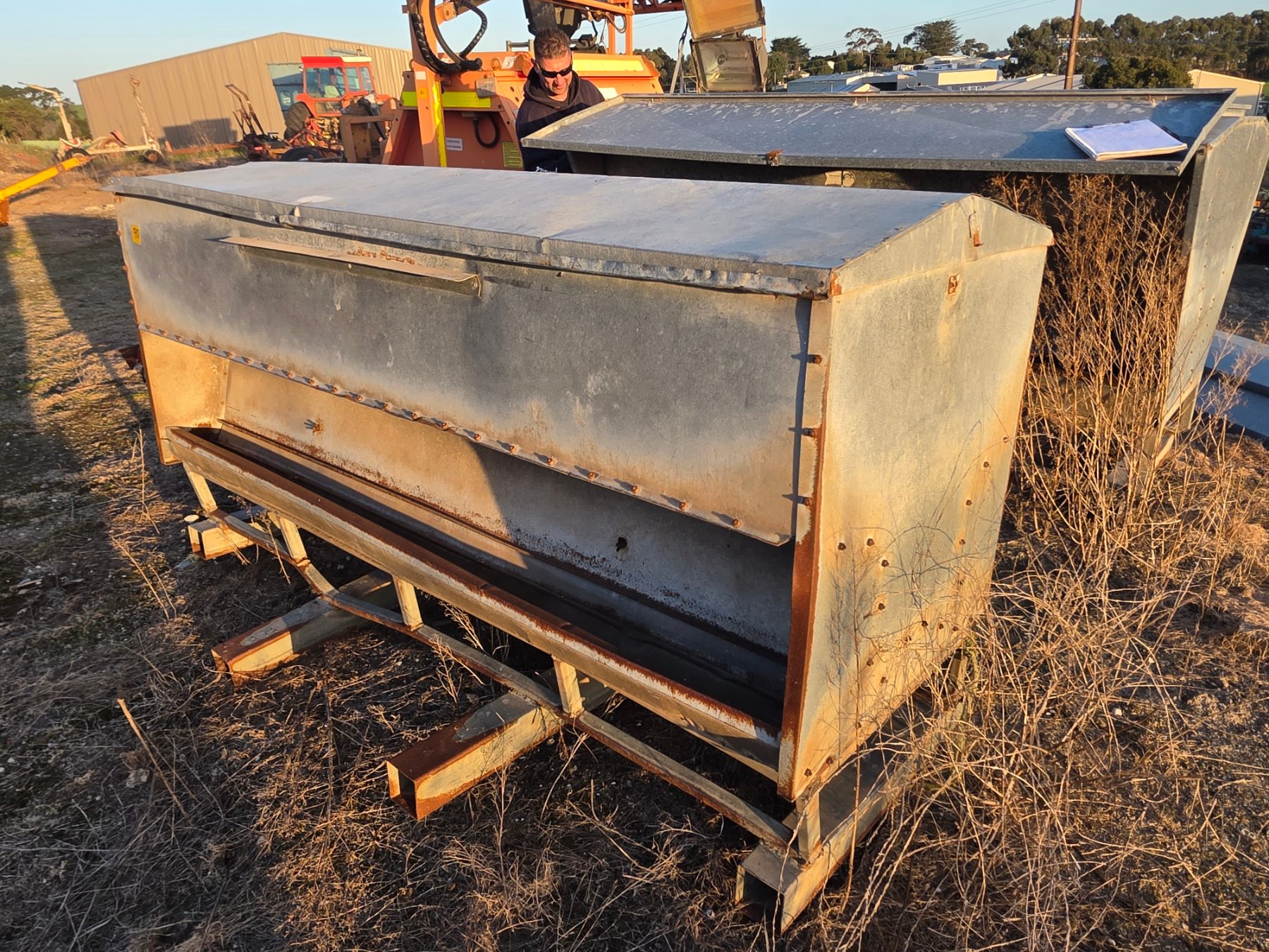 Sheep Grain Feed Bin 800 x 2300 - photo 1