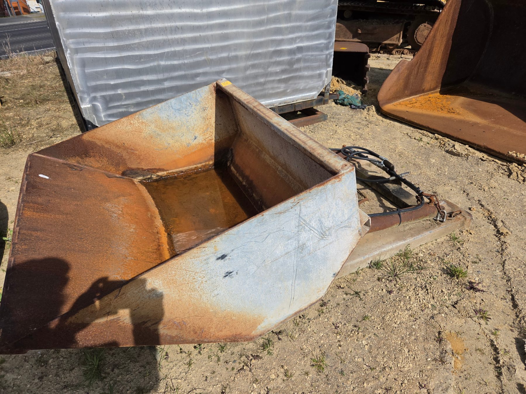 Hyd. Tipping Forklift Bucket - photo 3