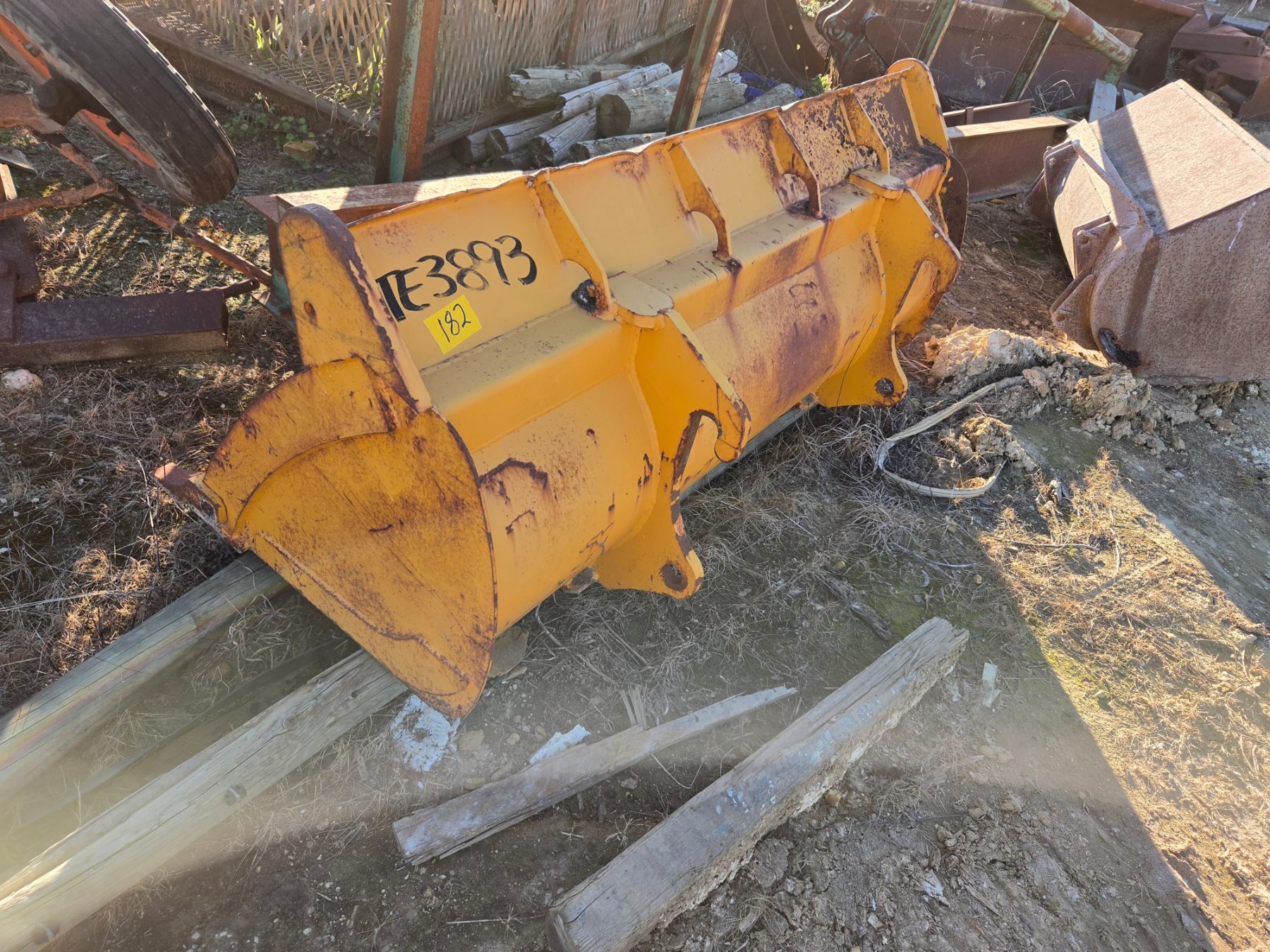 Quick-hitch 1.8m Gravel Bucket - photo 2