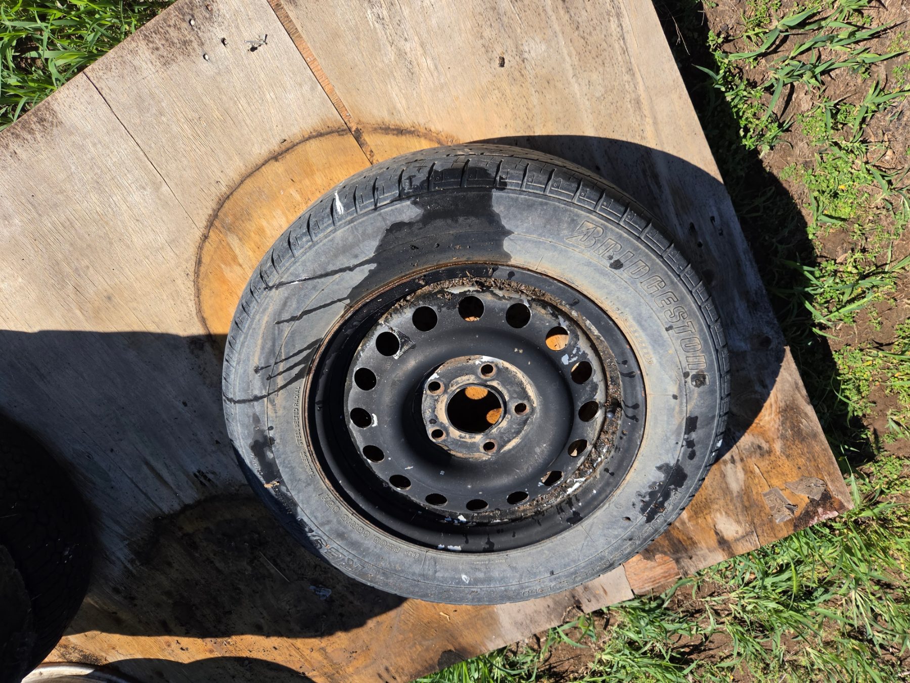 Used - 15" Holden Car Rim - photo 2