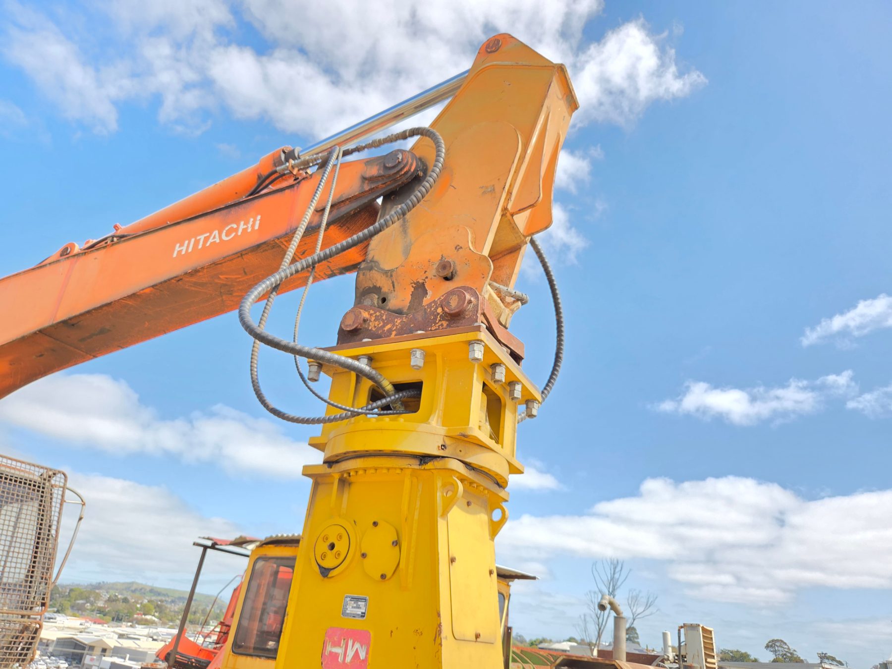 Hitachi ZX200 Excavator with Shear & Grab - photo 17