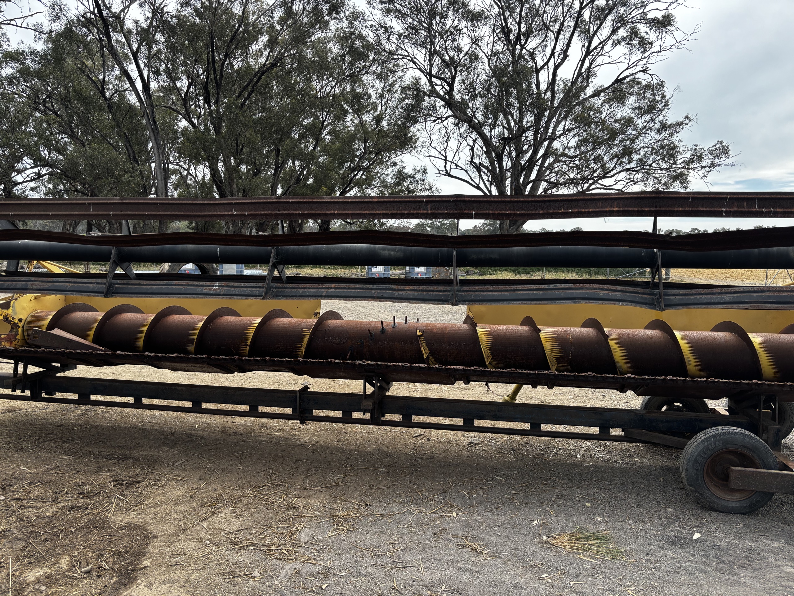 Used - NH-806 Open Front on Comb Trailer - photo 3