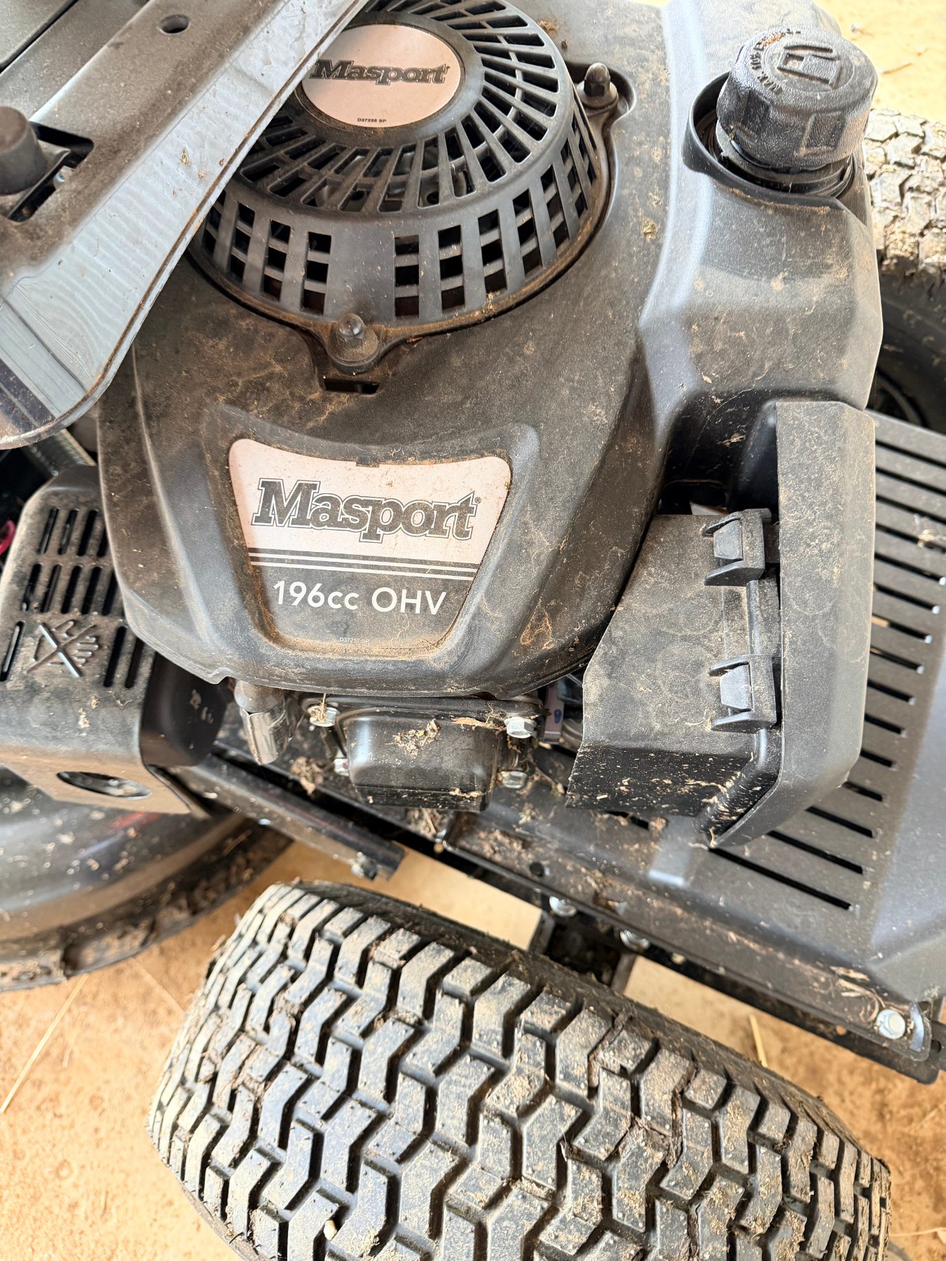 As new Masport ride on mower - photo 5