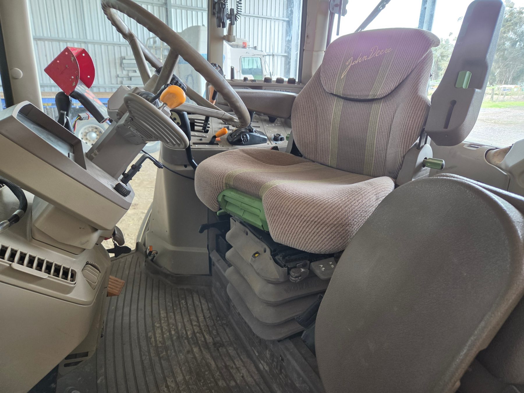 2011 John Deere 6630 FWA Tractor - photo 8