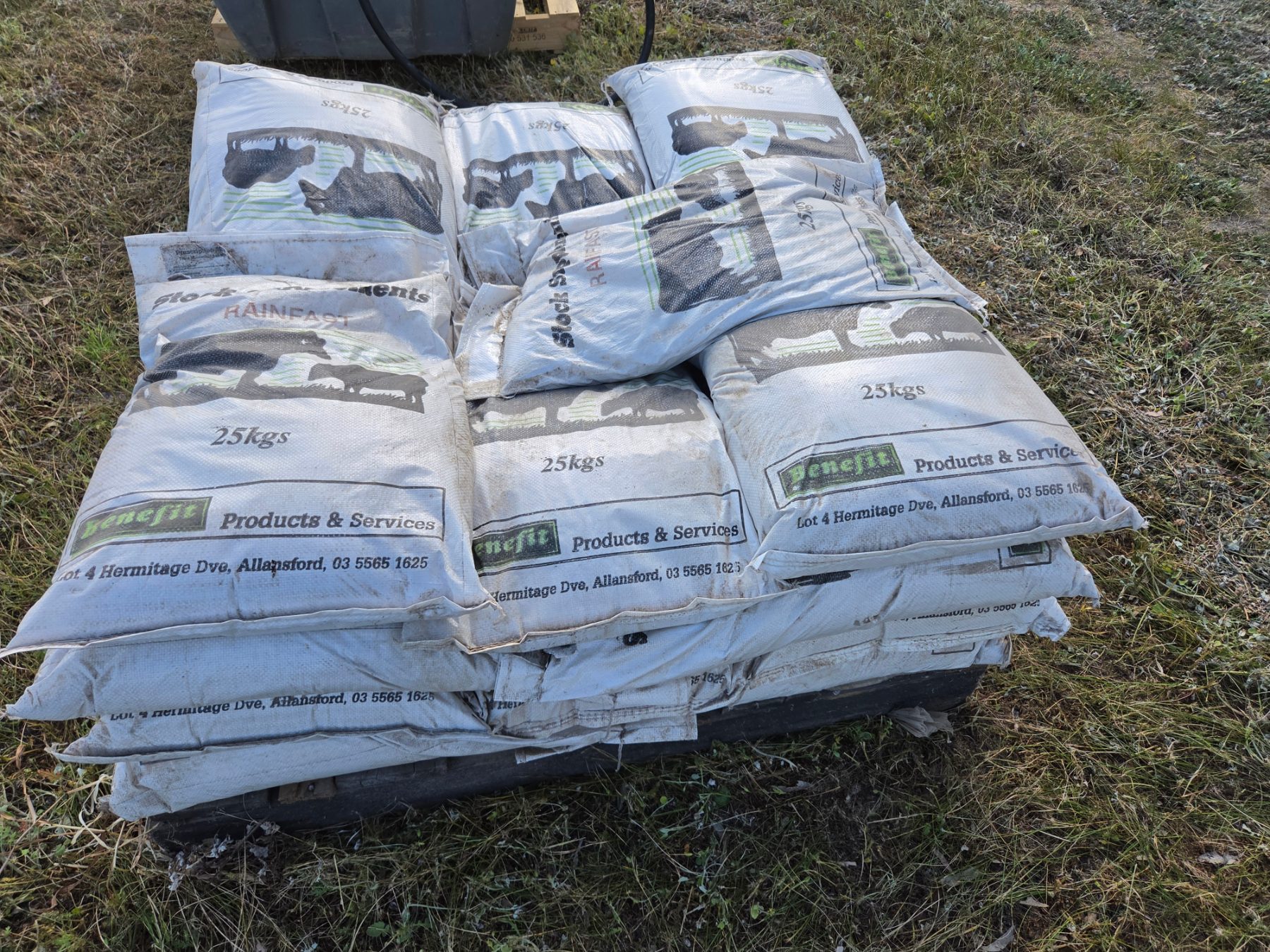 Used - 23x 25Kg Bags of Mineralised Salt Supplement - photo 1