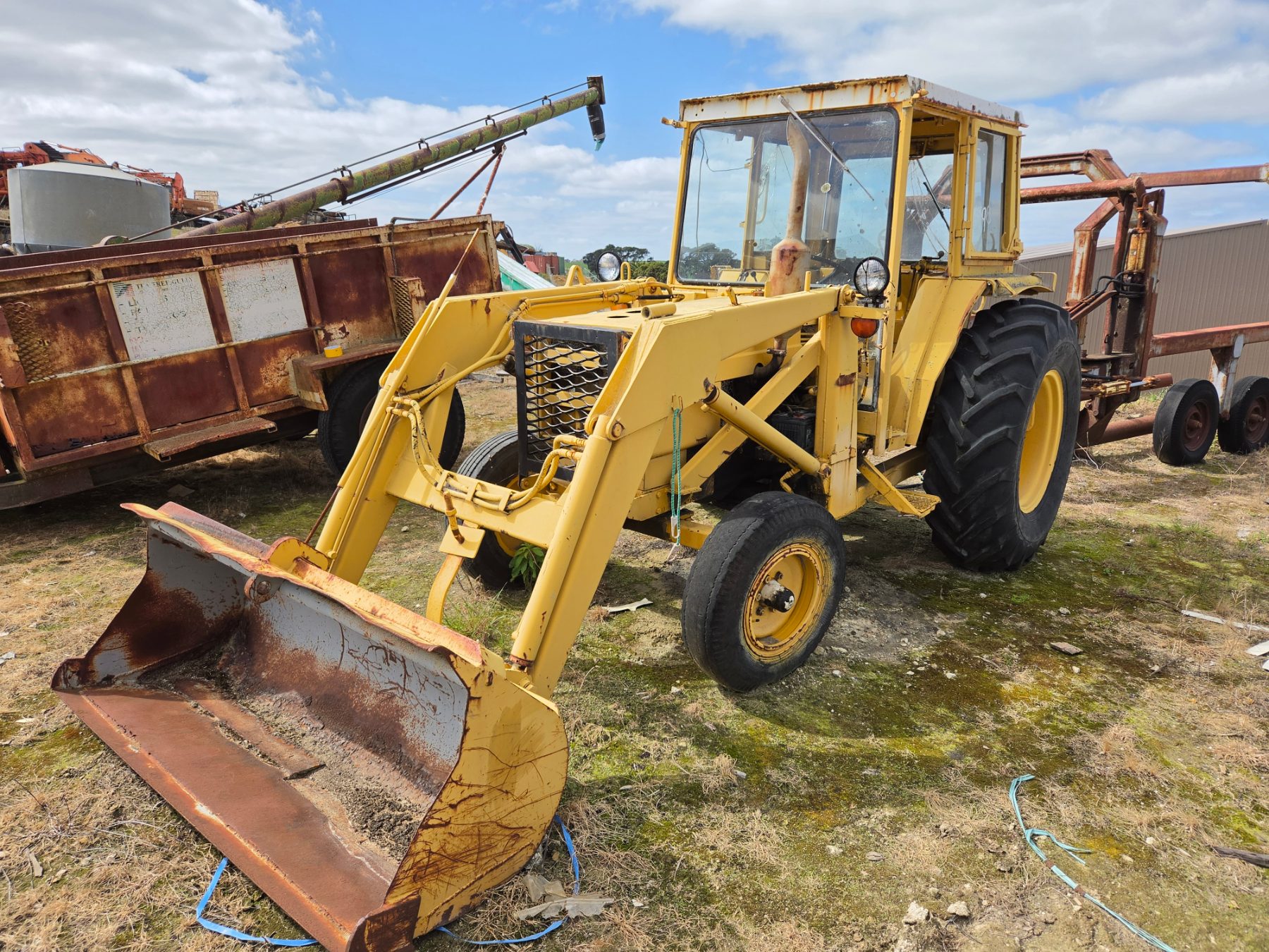 Renault Industrial Tractor Loader - photo 2
