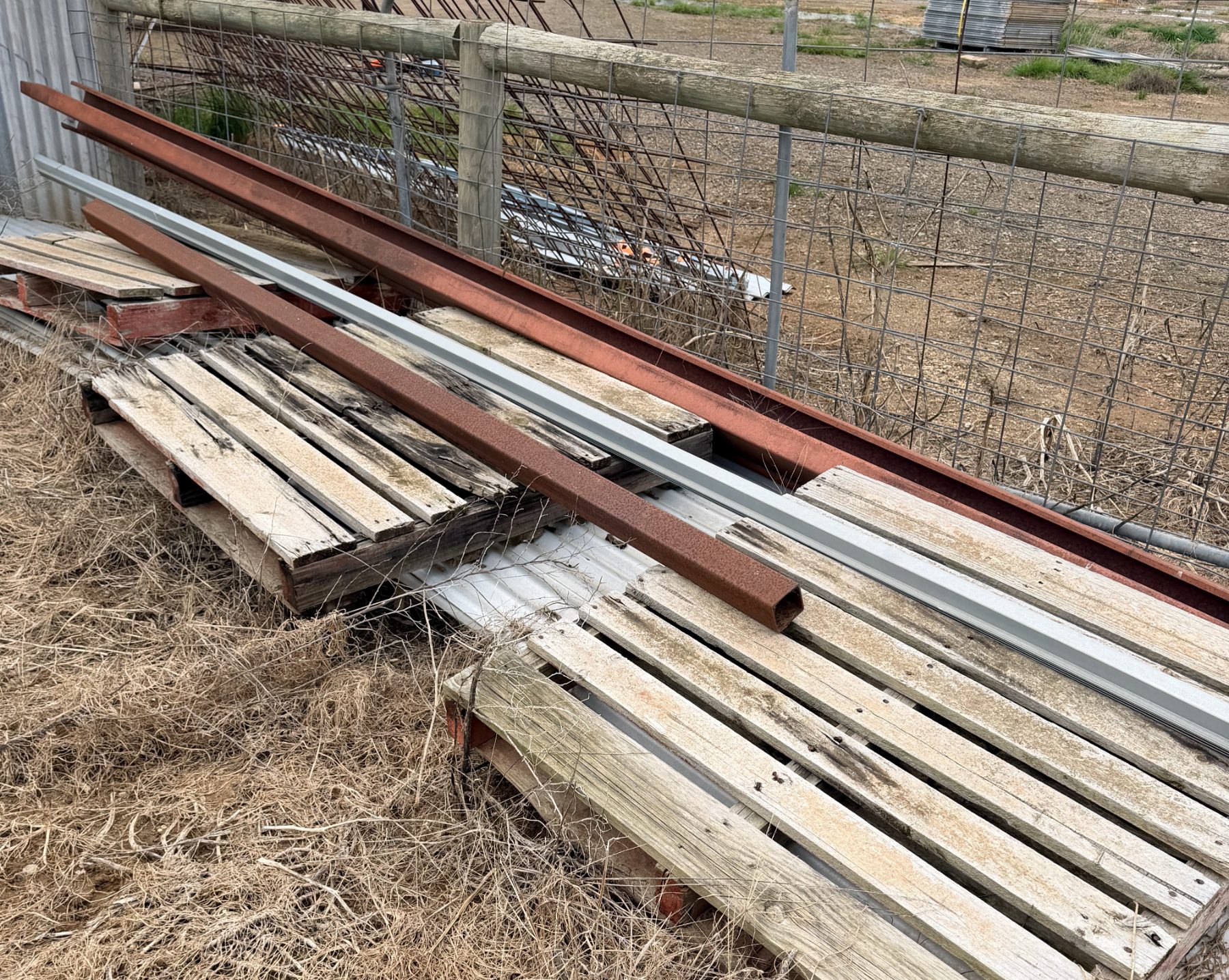 4 x 5m ceiling battens & 3m length of heavy box section steel