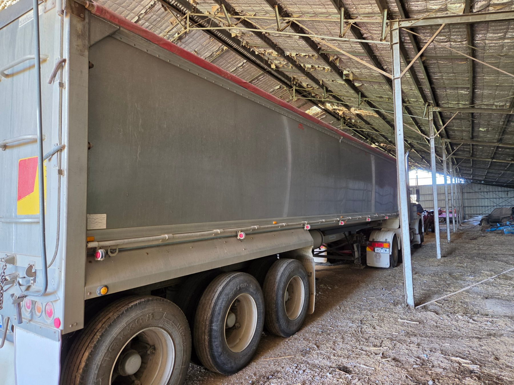 2001 Sloanebuilt Tri-axle Grain Tipper - photo 6