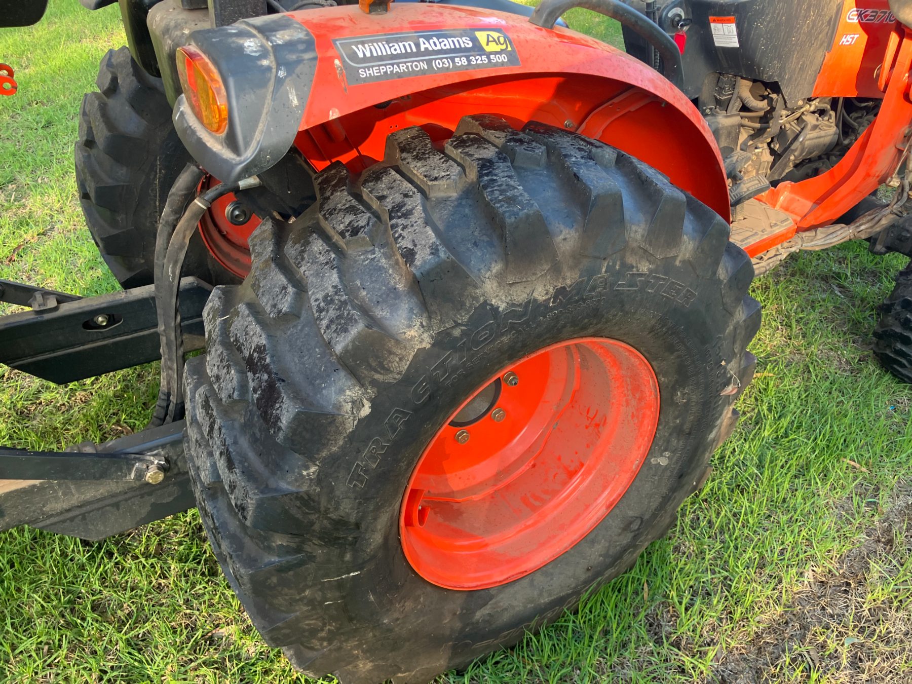 Kioti CK3710 Tractor with FEL and Backhoe - photo 8