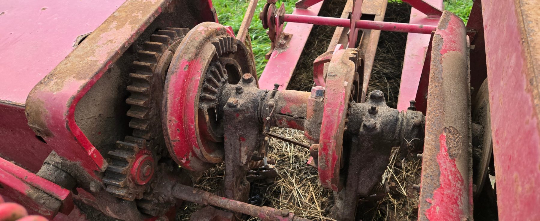 International 440T Small Square Baler - photo 5
