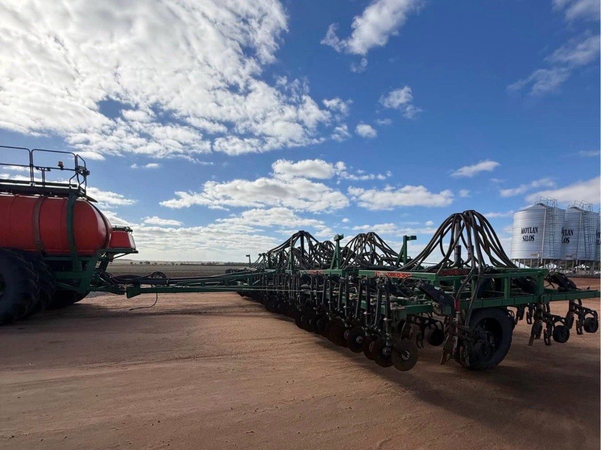 AusPlow DBS D300 60 Ft Airseeder Bar - photo 4