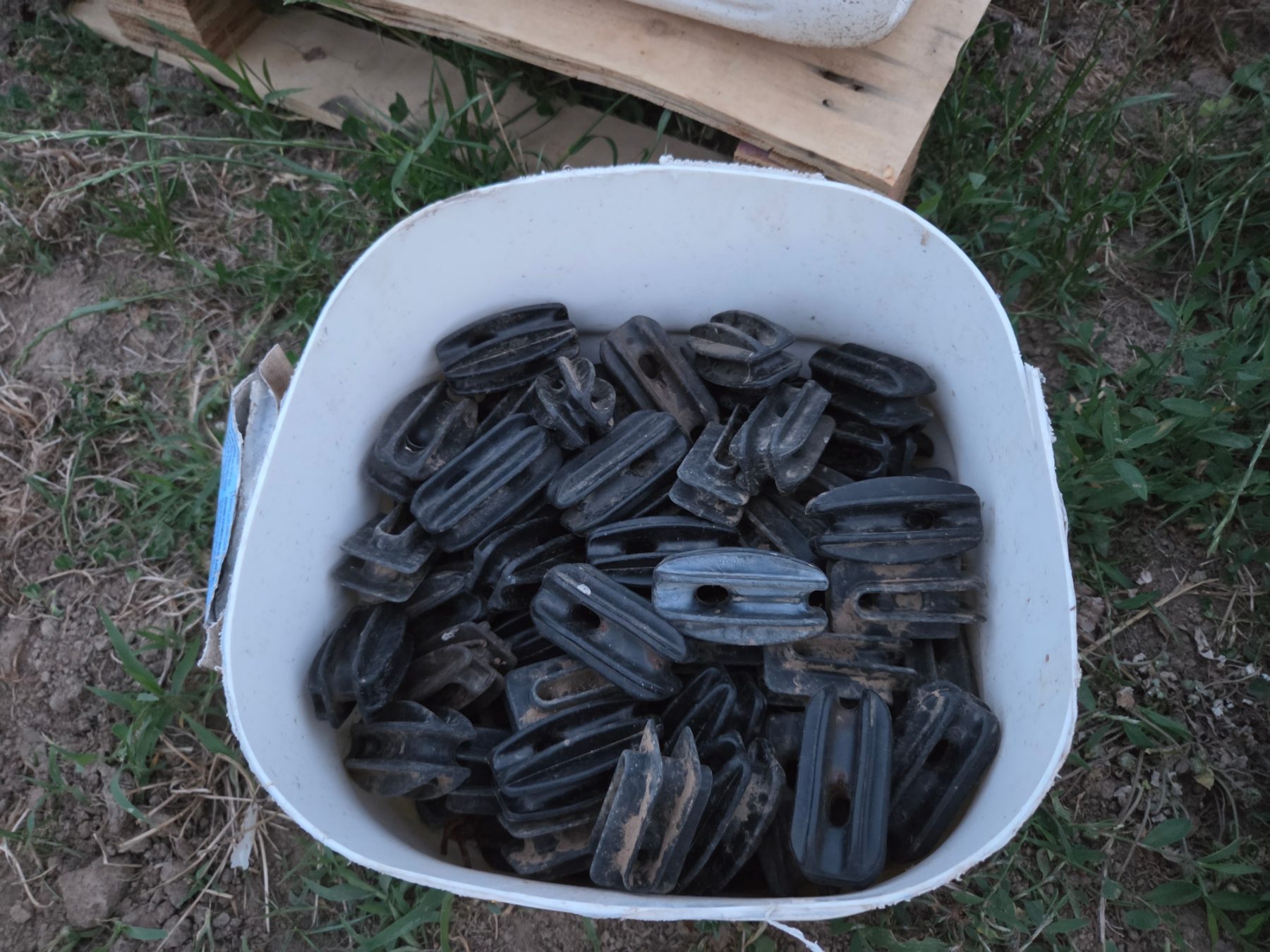 Used - Bucket (R) of Electric Fence Insulators - photo 2