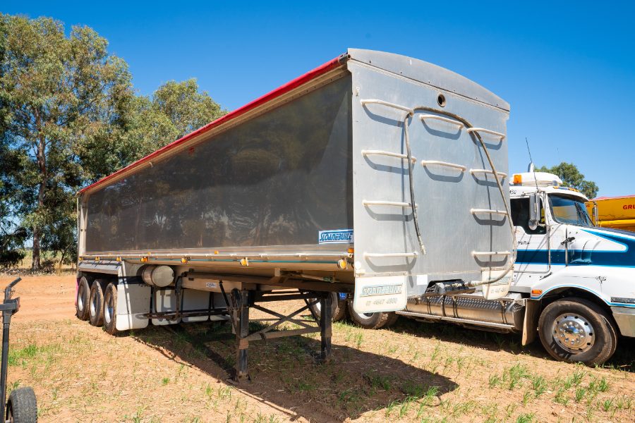 2001 Sloanebuilt Tri-axle Grain Tipper - photo 1