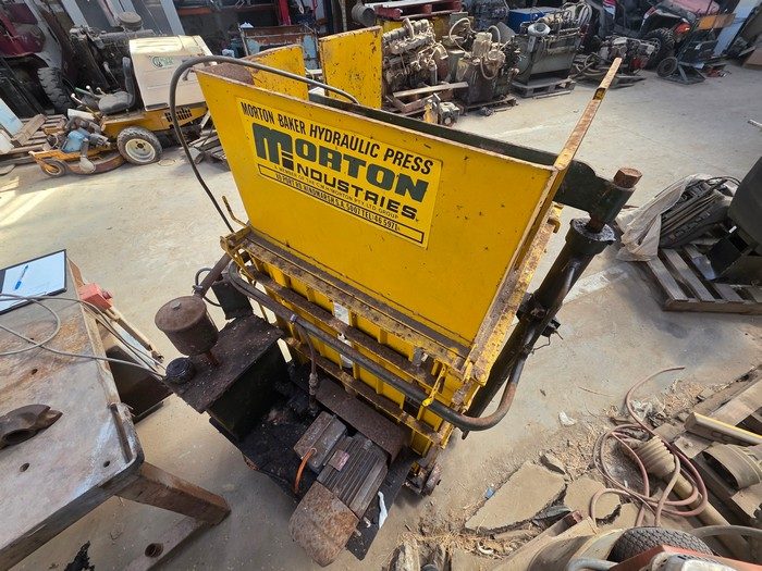 Morton Baker Hydraulic Wool Press - photo 5