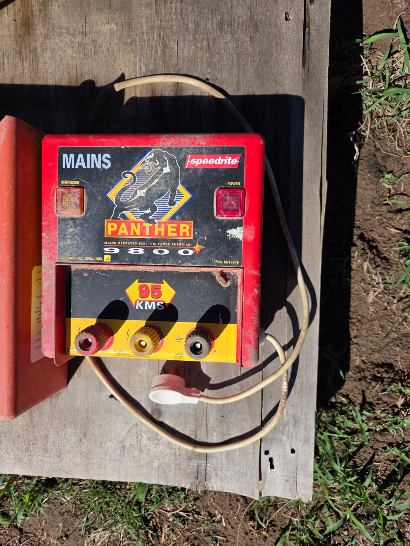 Used - Speedrite Panther 9800 Mains Elec. Fence Energiser - photo 1