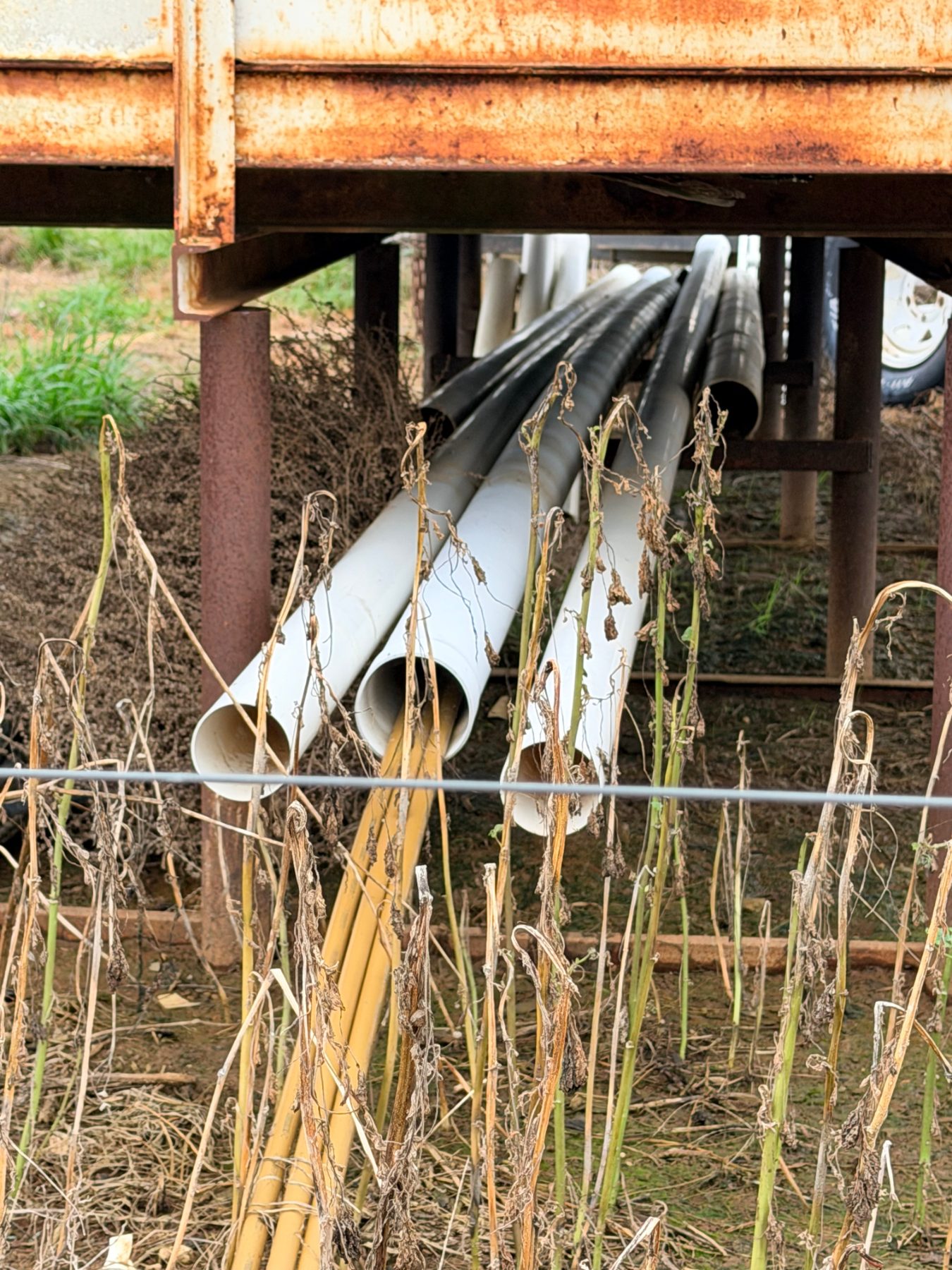 Assorted lengths of PVC pipe & plastic hot water pipe