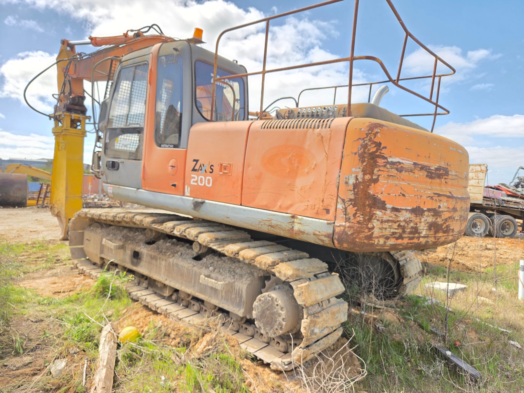 Hitachi ZX200 Excavator with Shear & Grab - photo 5