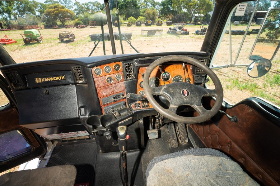 2005 Kenworth T404 Prime Mover - photo 8