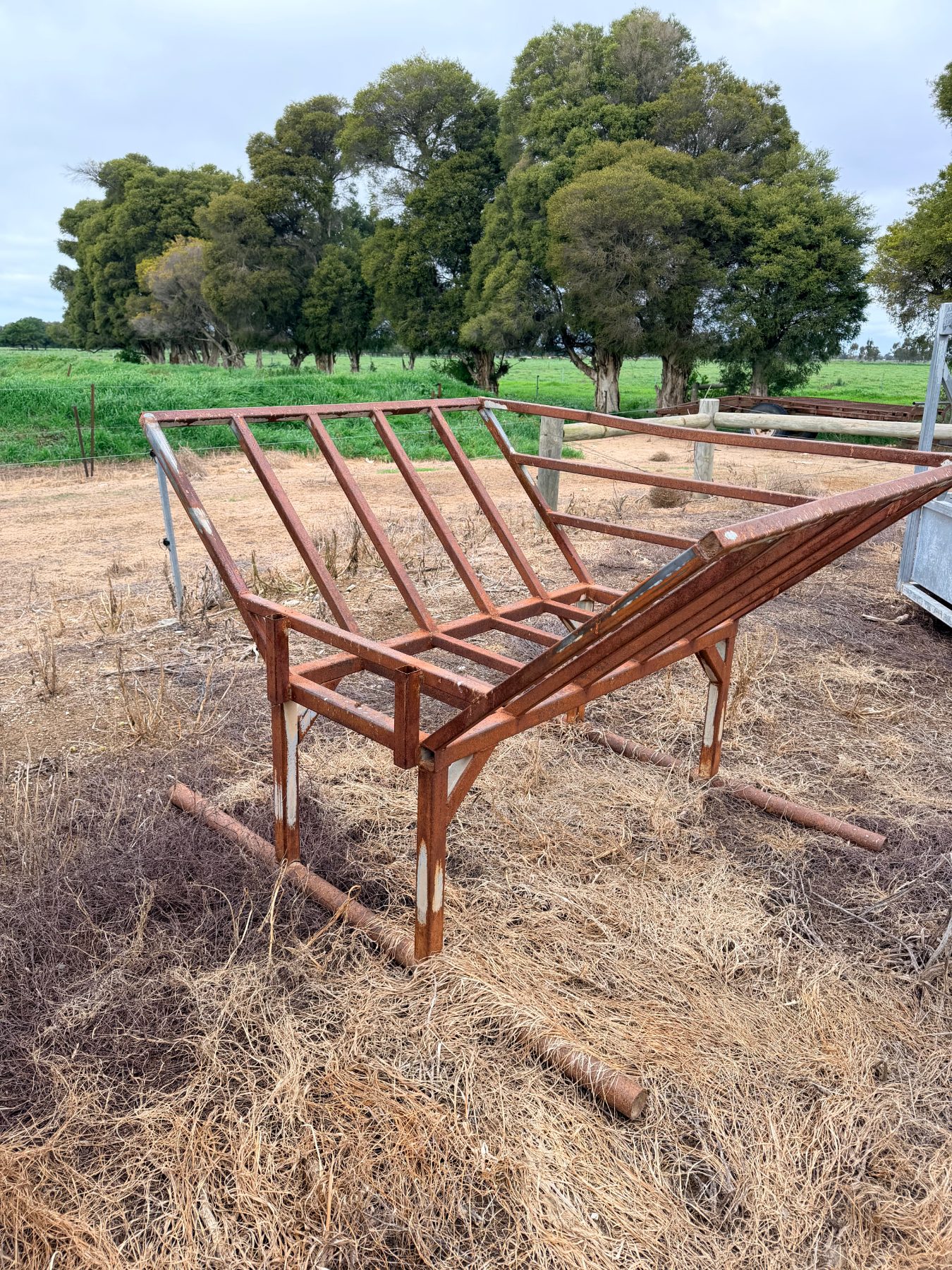 Hay Cradle - photo 2