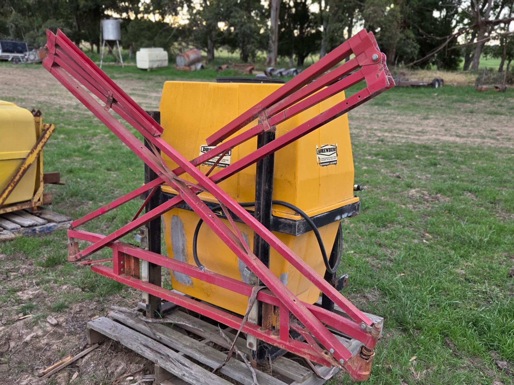 Used - 3pl Drewburn Spray Tank with Pump - photo 3