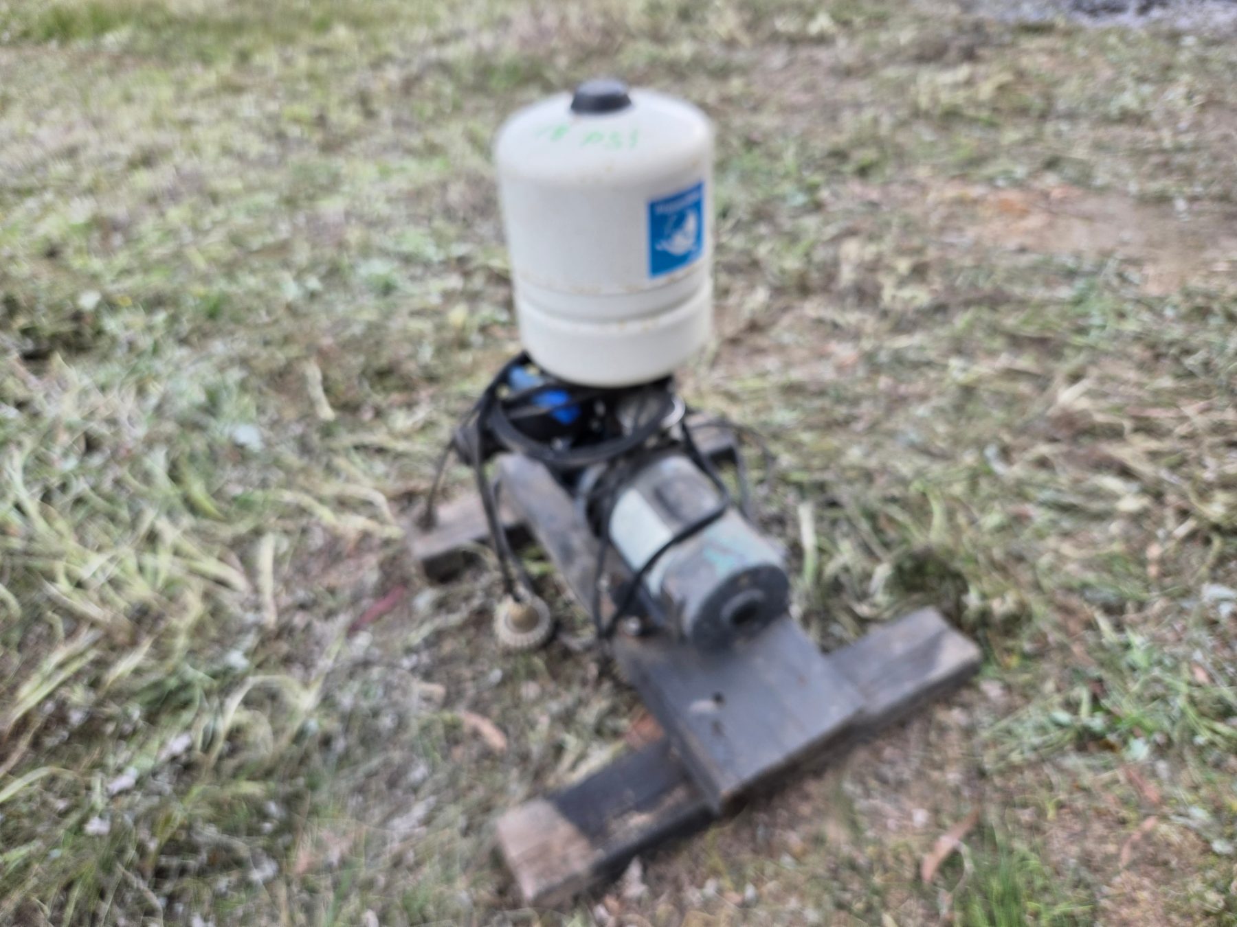 Used - 240v Domestic Pressure Pump - photo 2