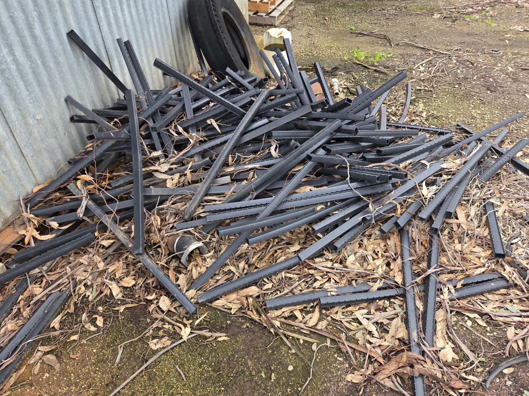 Poly Fence Droppers (Approx 100+) - photo 3