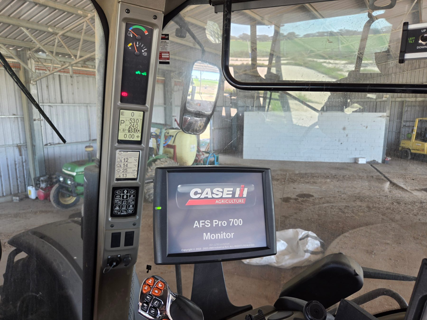 2020 Case Magnum 310 CVT - photo 18