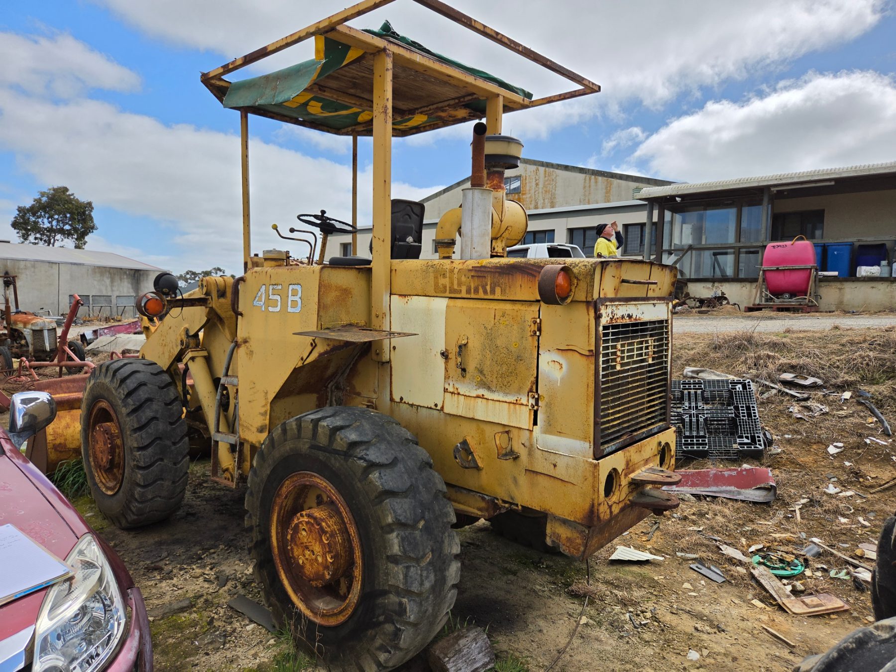 Clark 45B Articulated Loader - photo 4