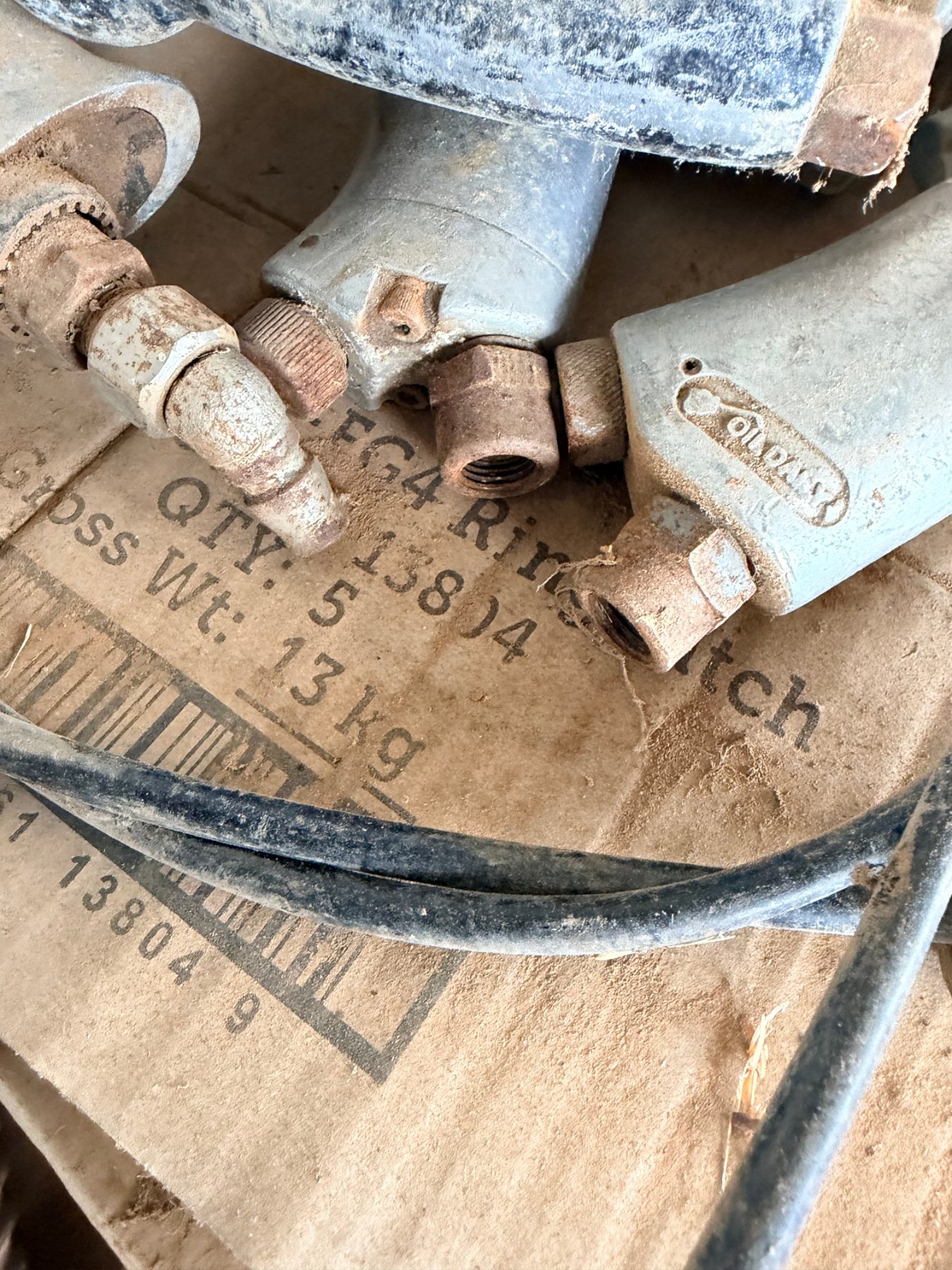Air operated drills and impact drivers etc. - photo 2