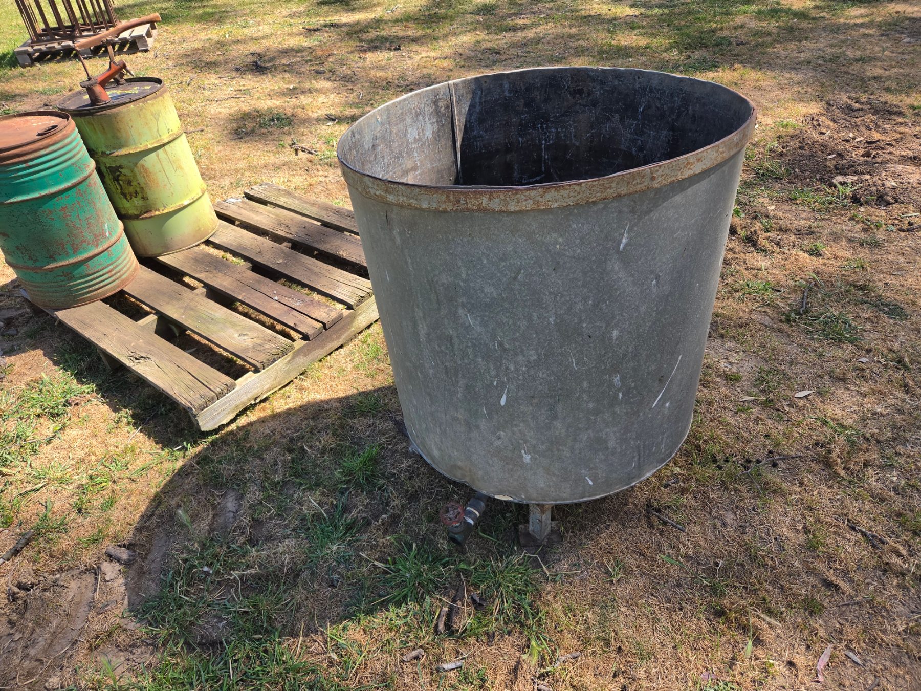 Used - Galv. Storage Tank with Tap - photo 3